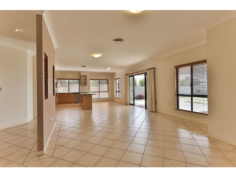 10 Garvan Court, Highfields QLD 4352