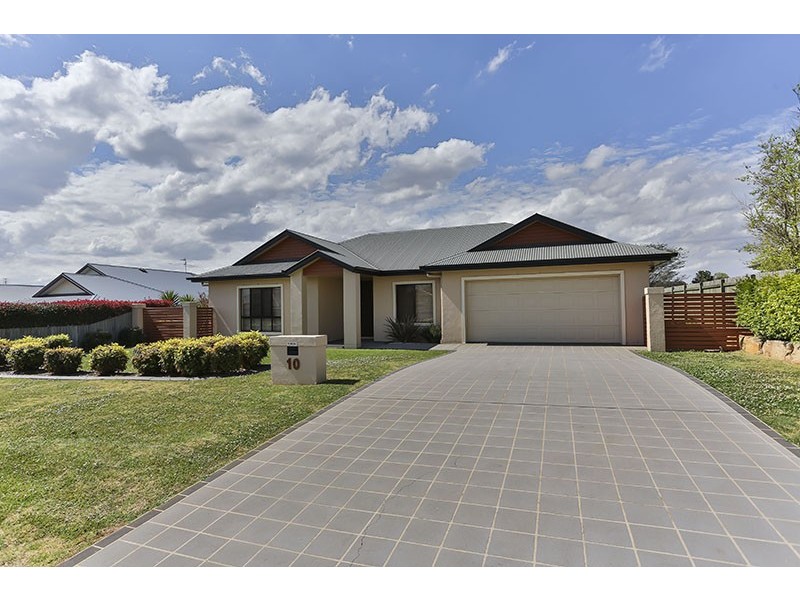 10 Garvan Court, Highfields QLD 4352