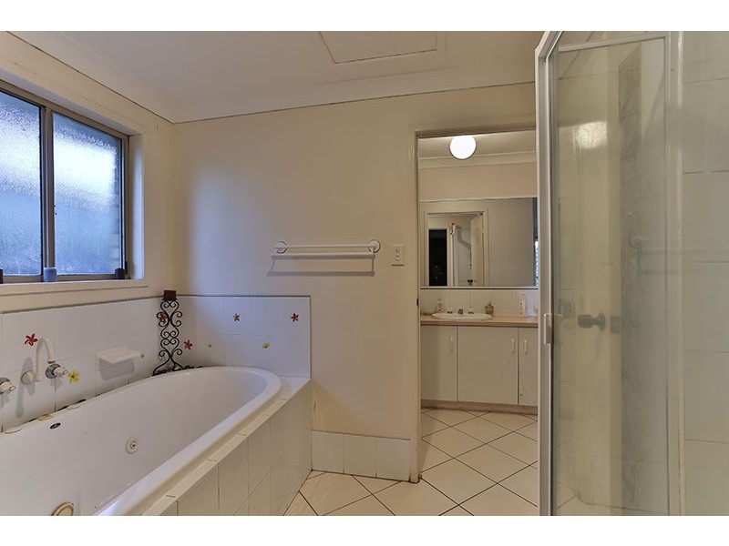 10 Moore Crescent, Wilsonton QLD 4350