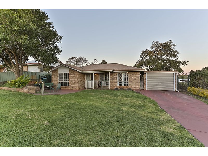 10 Moore Crescent, Wilsonton QLD 4350