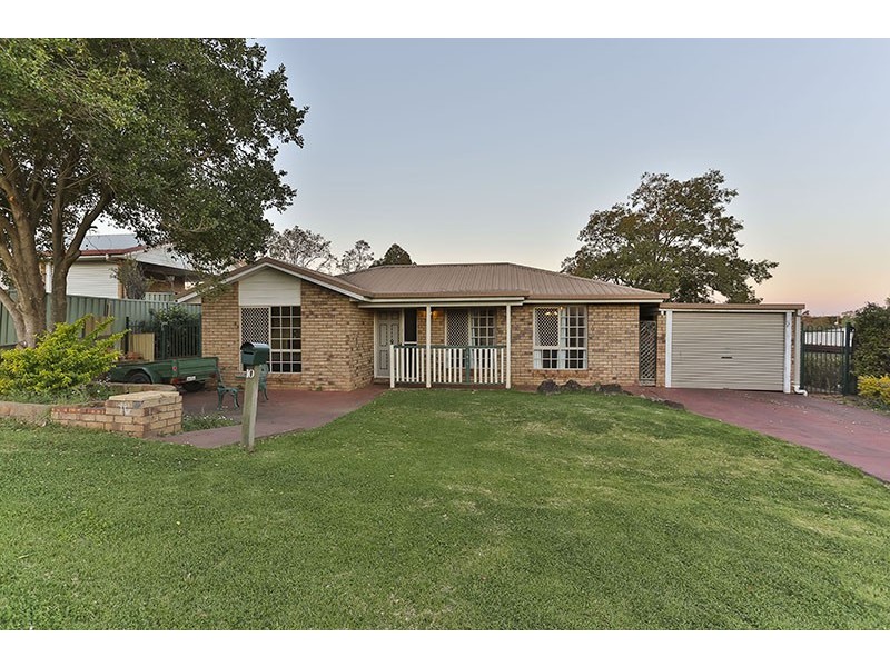 10 Moore Crescent, Wilsonton QLD 4350