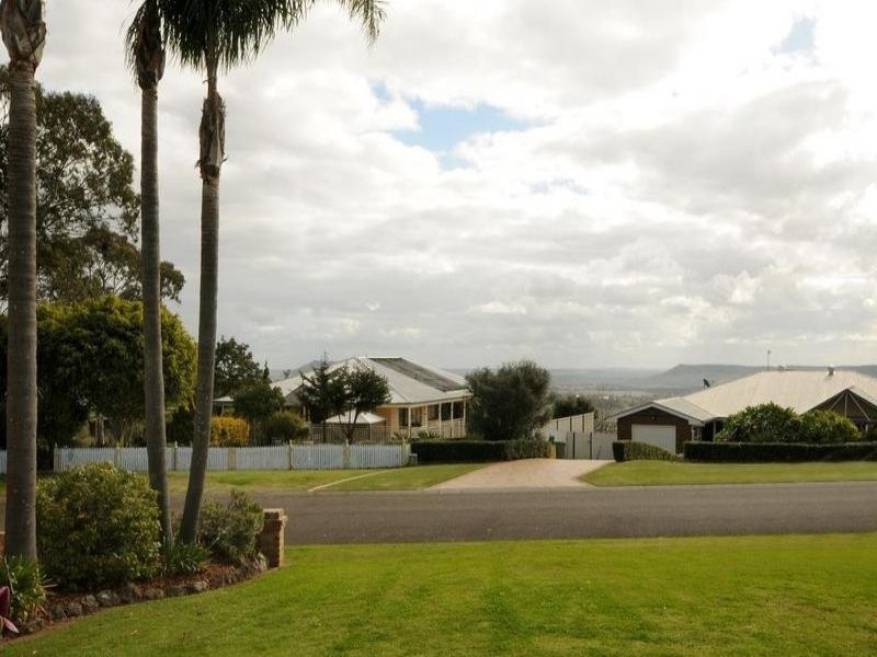 14 McKillop Court, Cranley QLD 4350