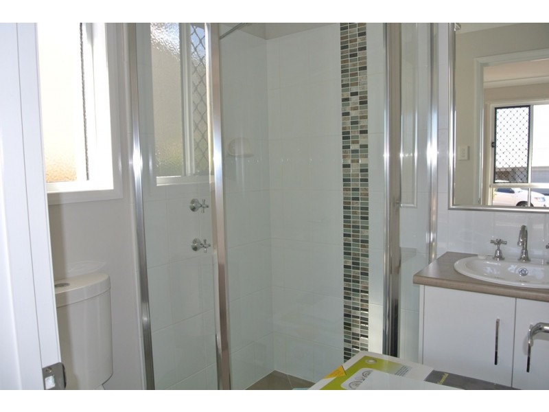 1/18 Tempest Drive, Glenvale QLD 4350