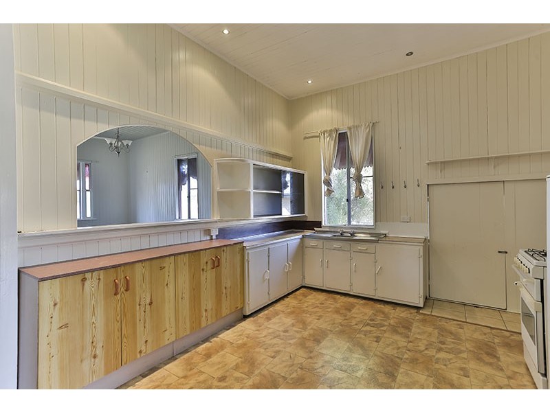 32 Davidson Street, Oakey QLD 4401