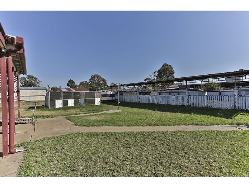 32 Davidson Street, Oakey QLD 4401