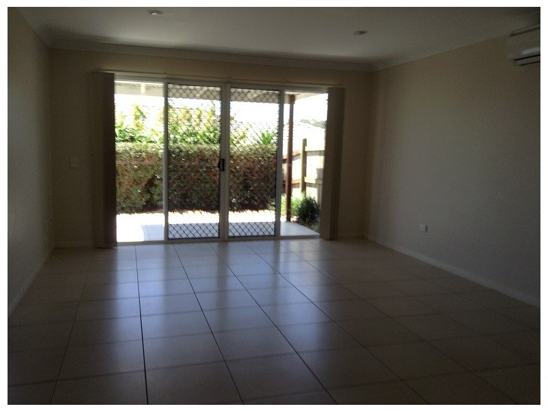 2/17 Winning Street, Glenvale QLD 4350