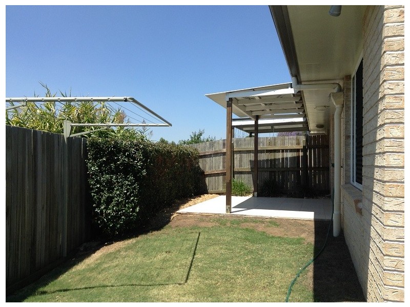 2/17 Winning Street, Glenvale QLD 4350