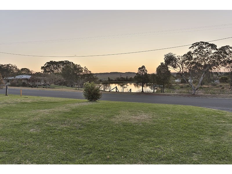 12 Garrett Road, Meringandan QLD 4352