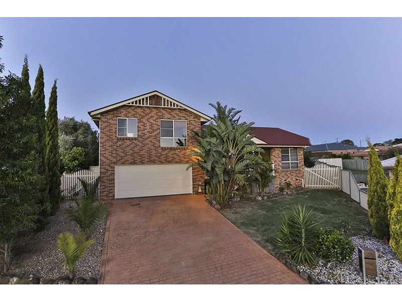 2 Kensington Court, Darling Heights QLD 4350