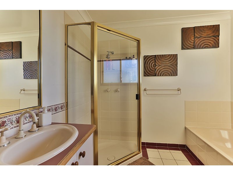 2 Kensington Court, Darling Heights QLD 4350
