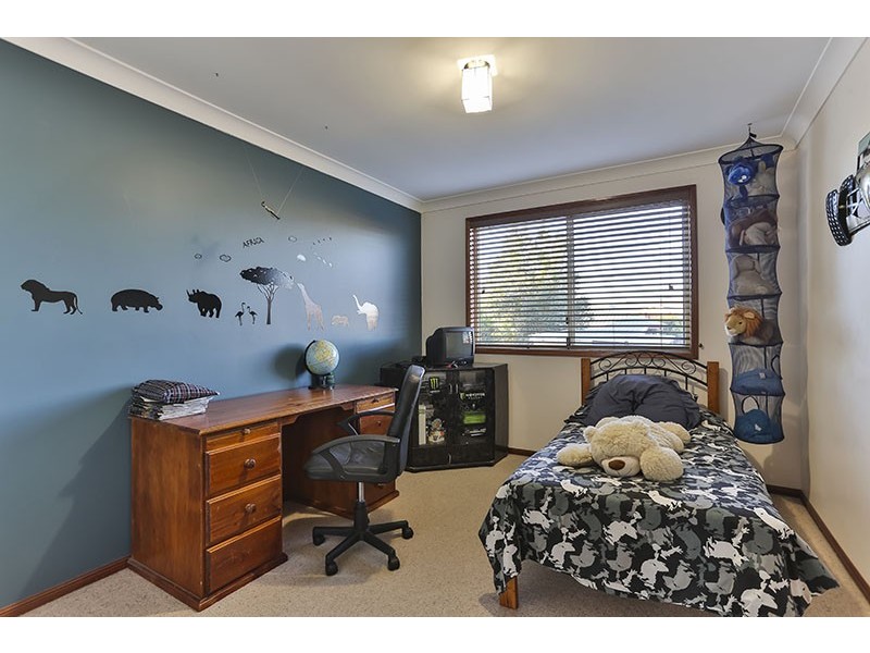 2 Kensington Court, Darling Heights QLD 4350