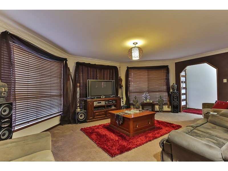 2 Kensington Court, Darling Heights QLD 4350