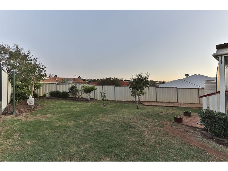 2 Kensington Court, Darling Heights QLD 4350
