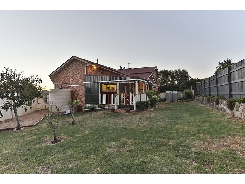 2 Kensington Court, Darling Heights QLD 4350