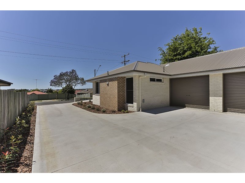 1 and 2, 429 West Street, Darling Heights QLD 4350