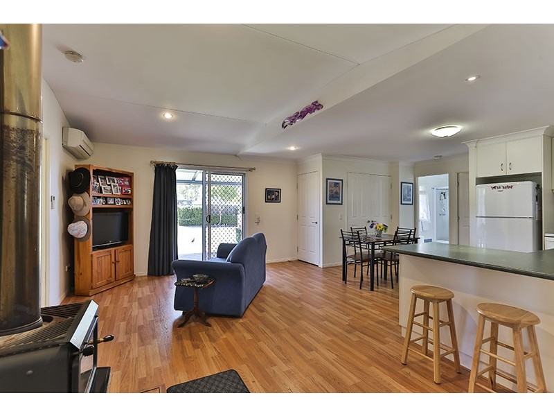 108 Mocatta Street, Goombungee QLD 4354
