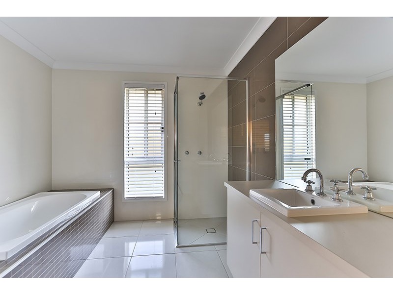 15 Kleinton Road, Kleinton QLD 4352