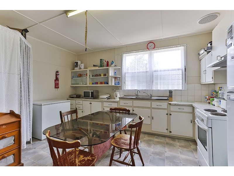 100 Mocatta Street, Goombungee QLD 4354