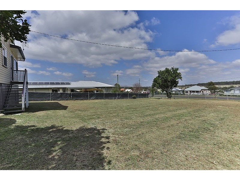 100 Mocatta Street, Goombungee QLD 4354