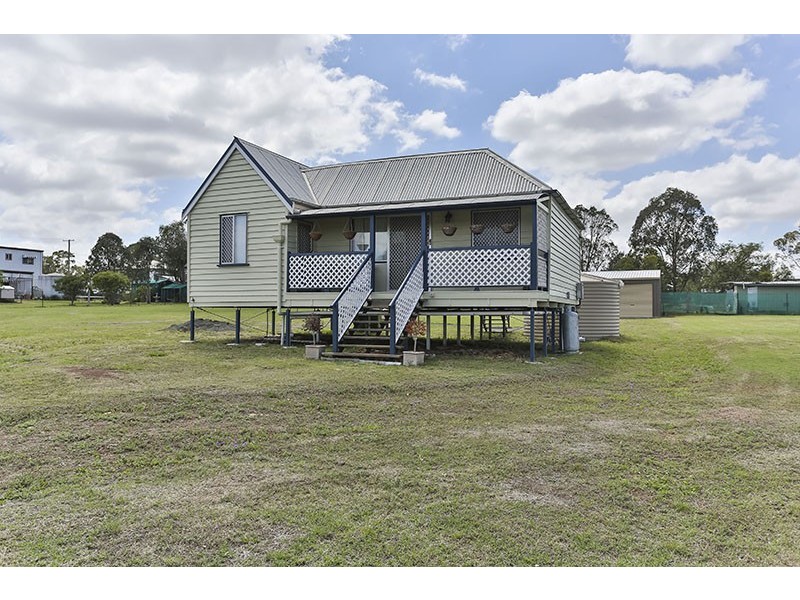 6 John Street, Goombungee QLD 4354