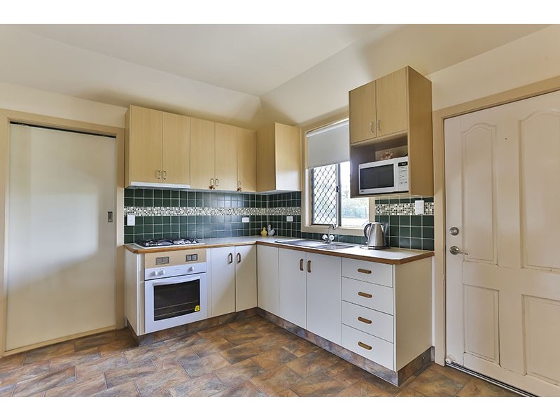 6 John Street, Goombungee QLD 4354