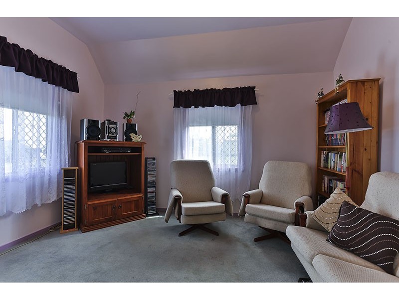 6 John Street, Goombungee QLD 4354