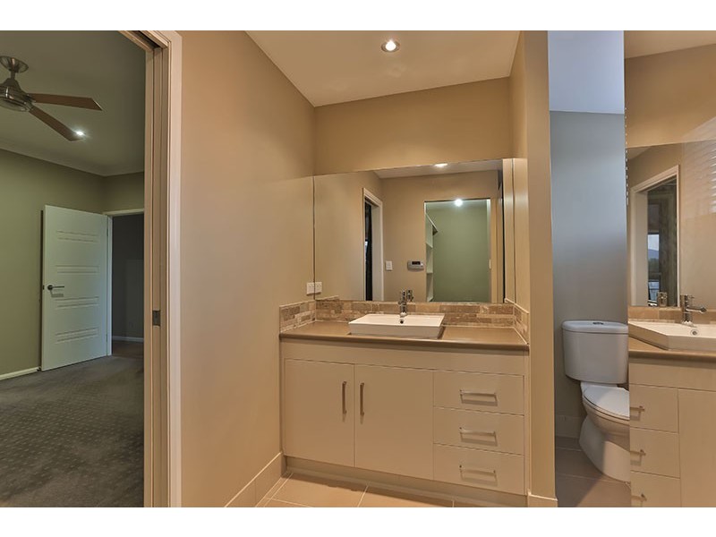 3 Alexander Avenue, Highfields QLD 4352