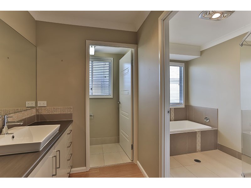 3 Alexander Avenue, Highfields QLD 4352