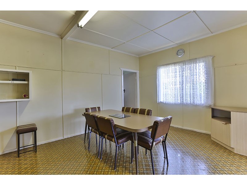 22 Esmond Street, Rockville QLD 4350