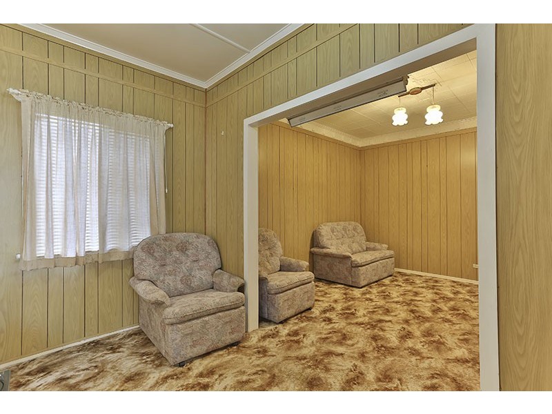 22 Esmond Street, Rockville QLD 4350