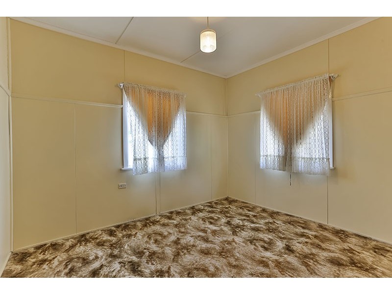 22 Esmond Street, Rockville QLD 4350