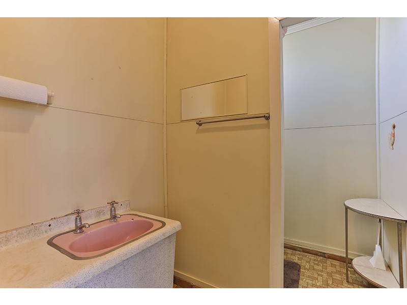 22 Esmond Street, Rockville QLD 4350