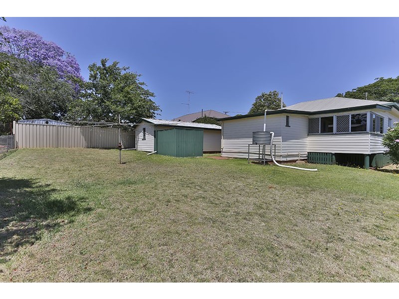 22 Esmond Street, Rockville QLD 4350