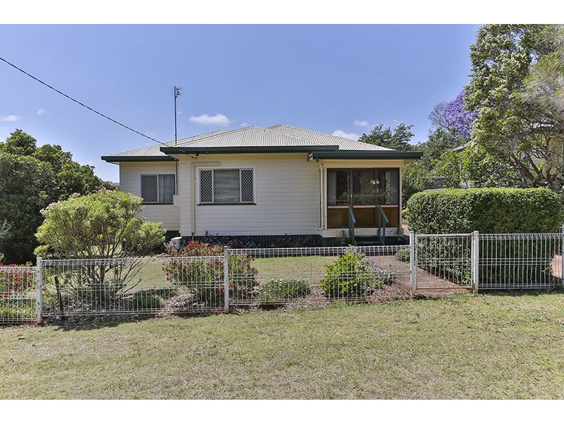 22 Esmond Street, Rockville QLD 4350