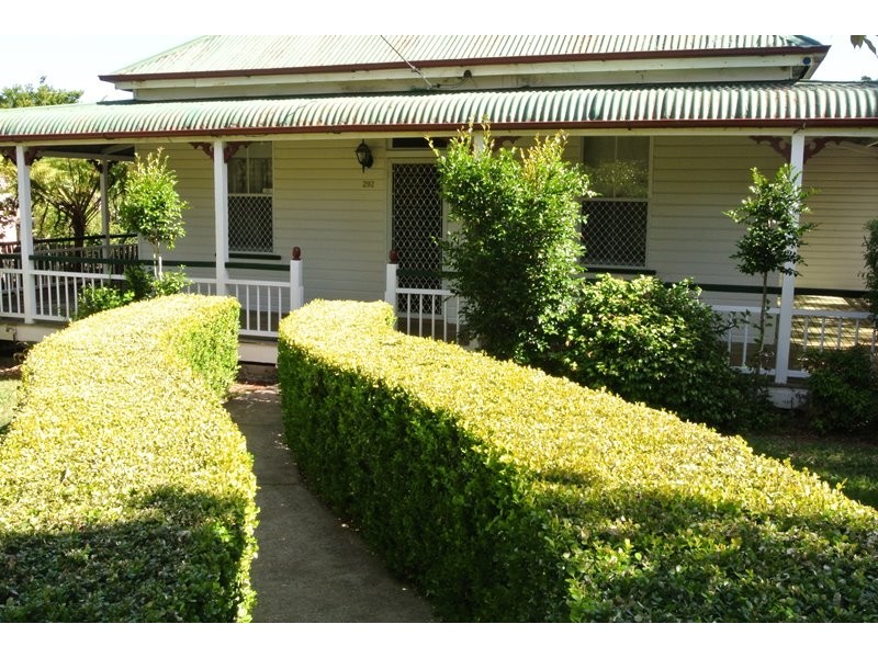 292 James Street, Harristown QLD 4350