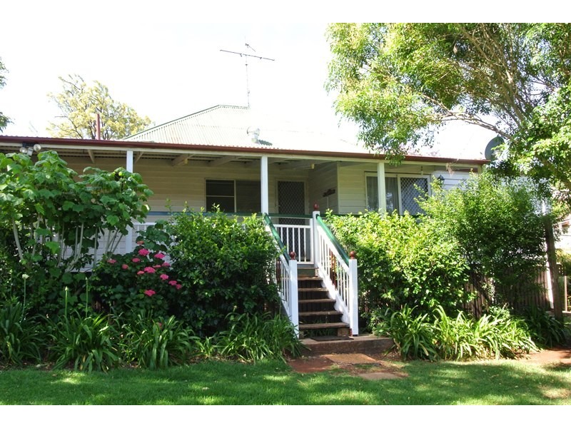 292 James Street, Harristown QLD 4350