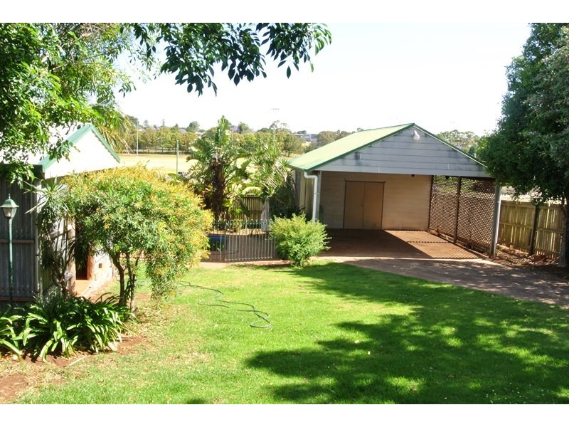 292 James Street, Harristown QLD 4350