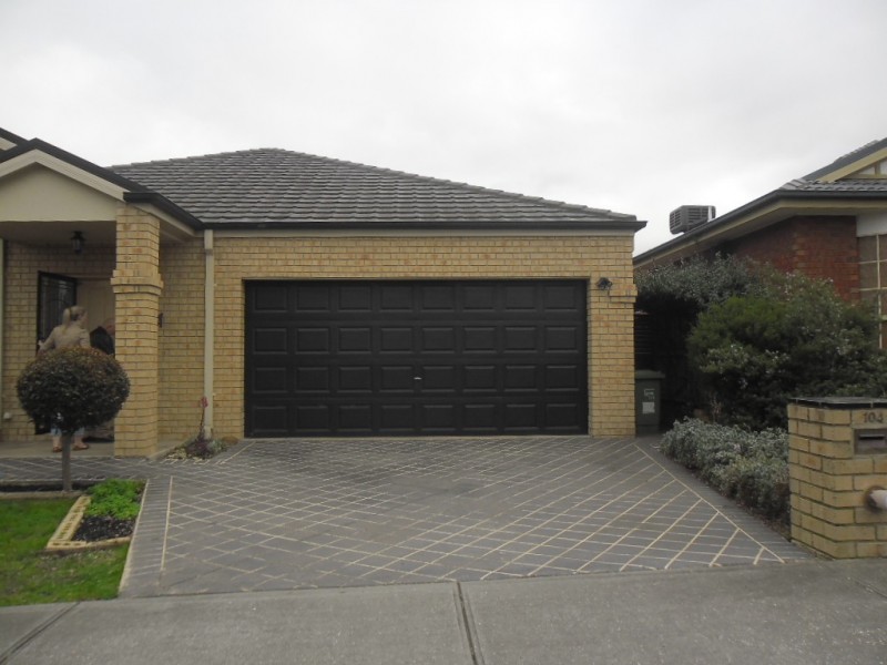 104 ROYAL TERRACE, Craigieburn VIC 3064