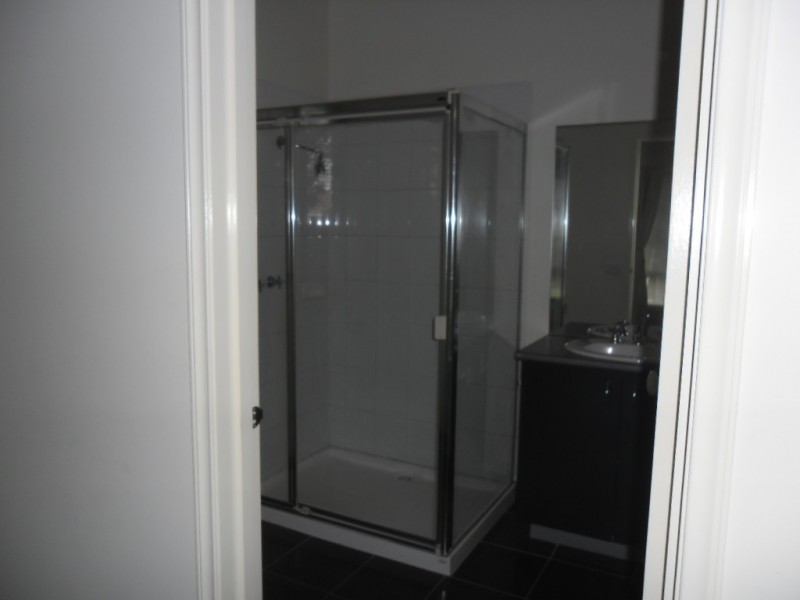 104 ROYAL TERRACE, Craigieburn VIC 3064