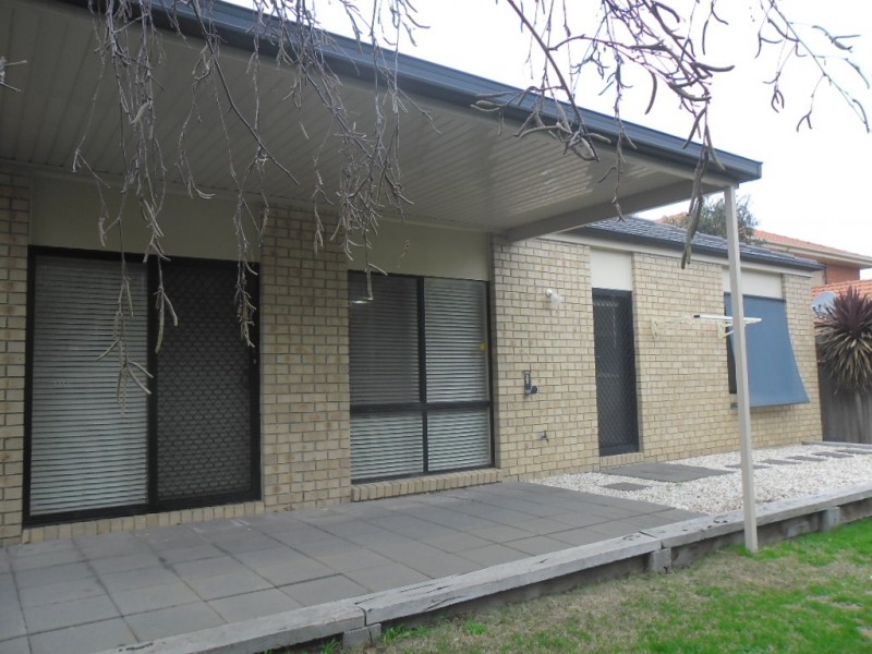 104 ROYAL TERRACE, Craigieburn VIC 3064
