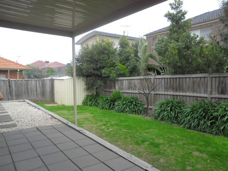 104 ROYAL TERRACE, Craigieburn VIC 3064