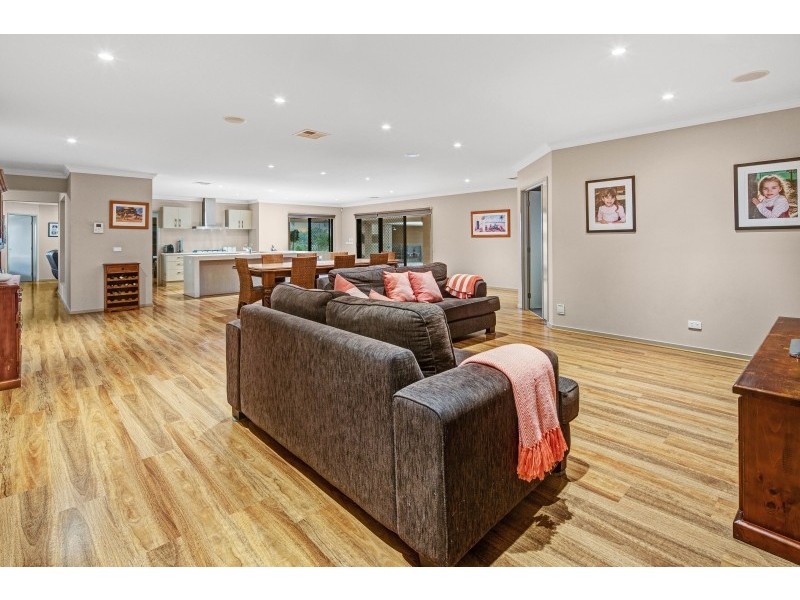 70 Arcadia Avenue, Mickleham VIC 3064