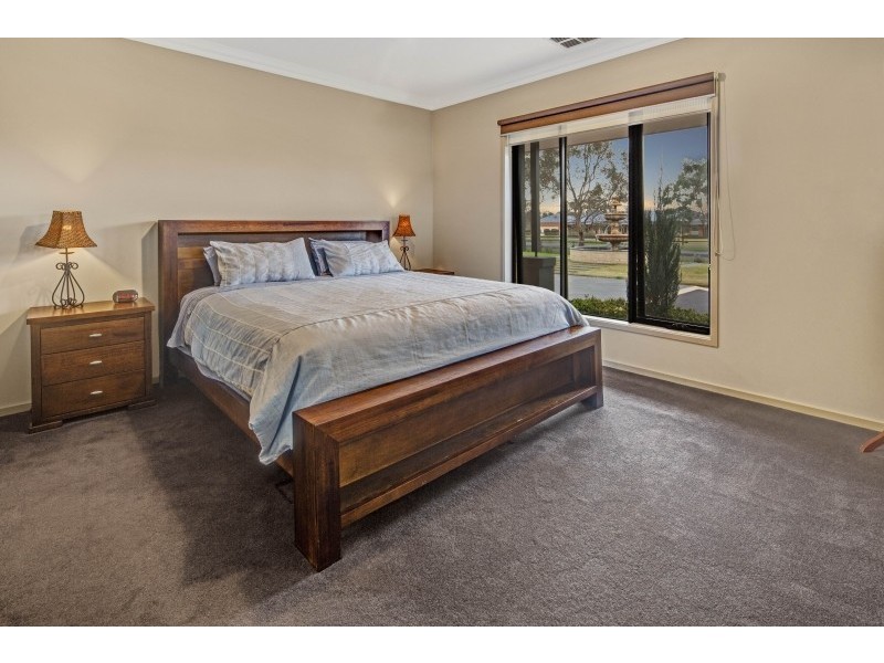 70 Arcadia Avenue, Mickleham VIC 3064