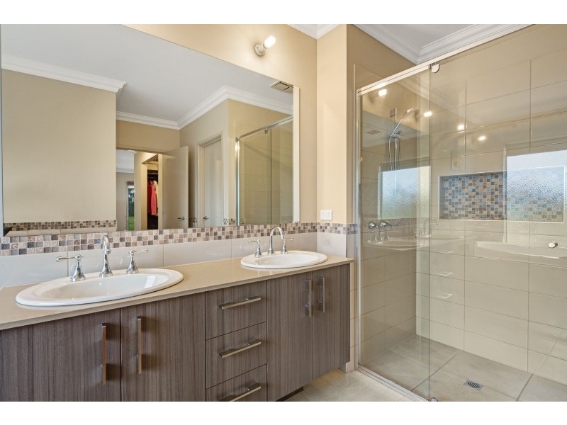70 Arcadia Avenue, Mickleham VIC 3064