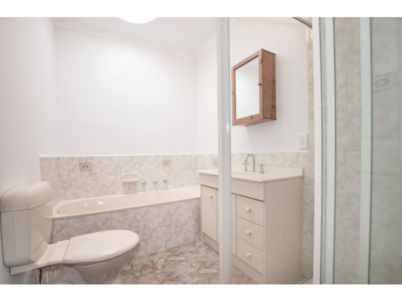 4/37 Rokewood Crescent, Meadow Heights VIC 3048