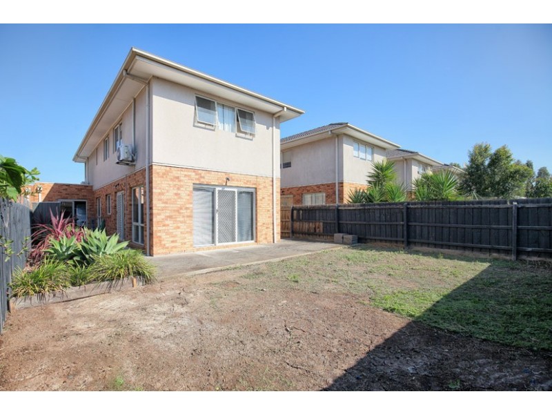 21 Donvale Avenue, Roxburgh Park VIC 3064