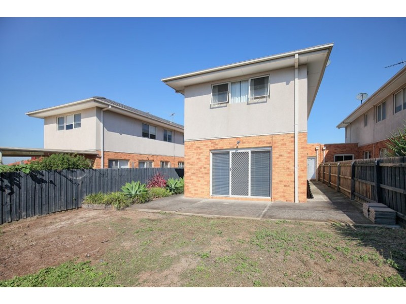 21 Donvale Avenue, Roxburgh Park VIC 3064