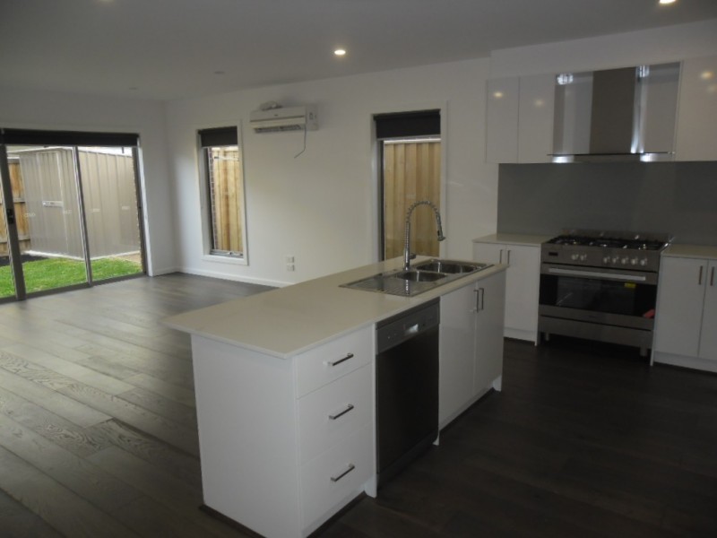 28 Dorrington Street, Greenvale VIC 3059