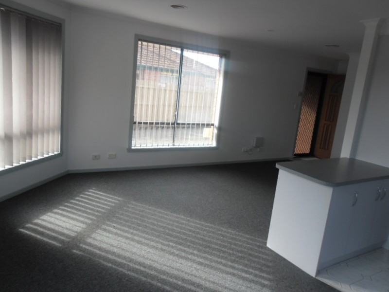 1/48 Gabrielle Crescent, Gladstone Park VIC 3043