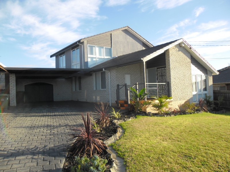 305 Carrick Drive, Gladstone Park VIC 3043